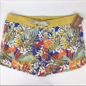 NWT Patagonia Jurassic Fern Wavefarer Boardshorts
